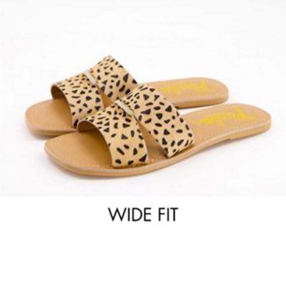 ASOS Rule London Slides - Picture 1 of 4